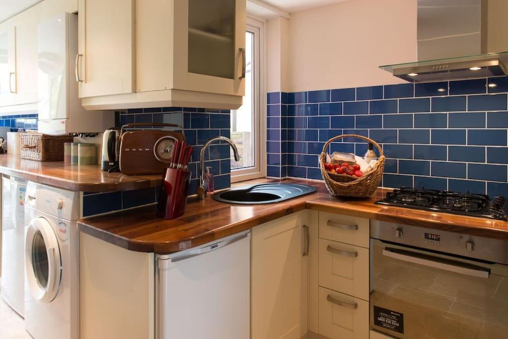 Meddlars A Historic Cottage On The Countryside Edge Of A Vibrant Market Town Hadleigh  Εξωτερικό φωτογραφία